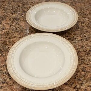 2 Williams Sonoma Pasta Salad Bowls made in Italy nice border w embossed dots